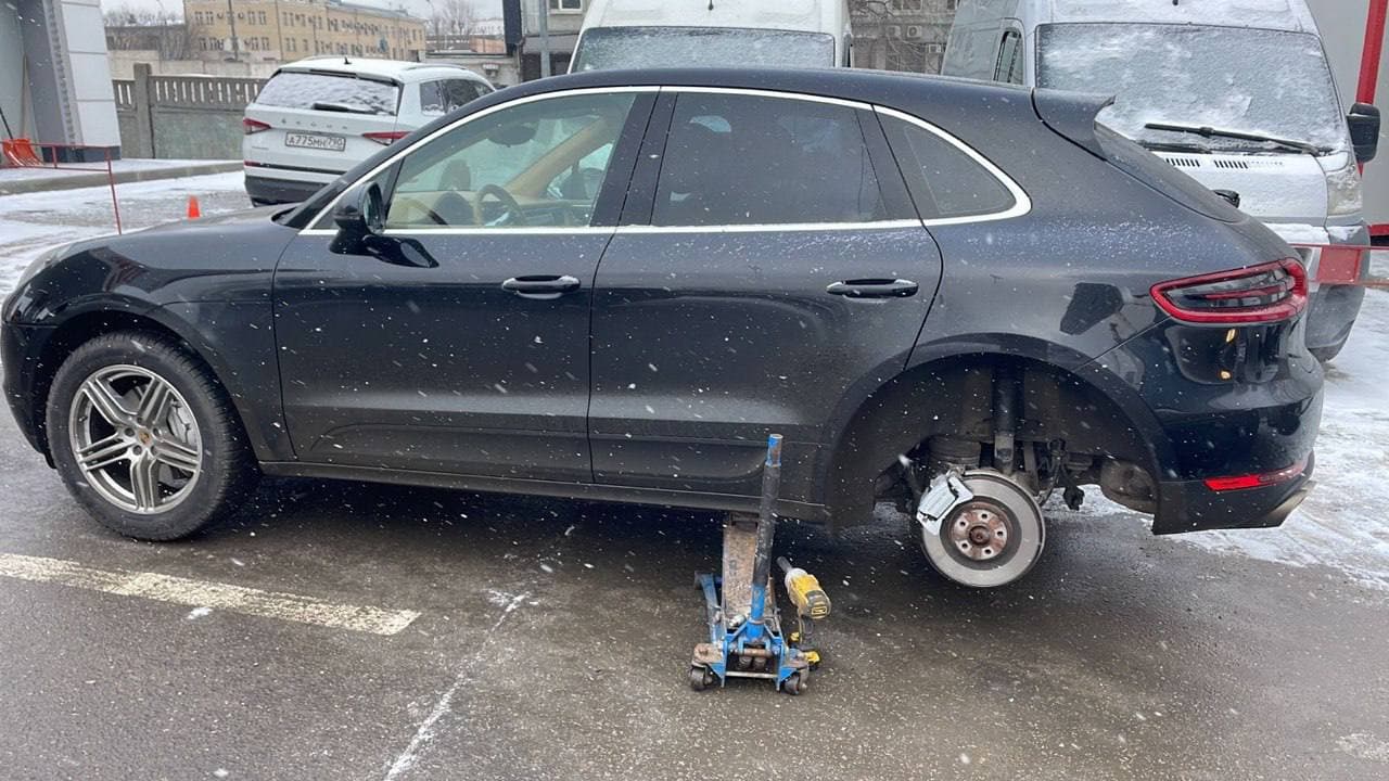 Работа на открытой парковке зимой